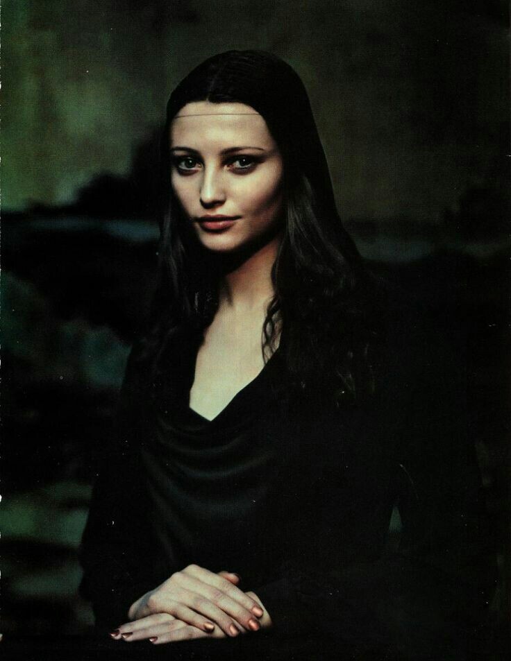 Мона Лиза 90-х, для Yves Saint Laurent,1999 год. Фотограф Марио Сорренти