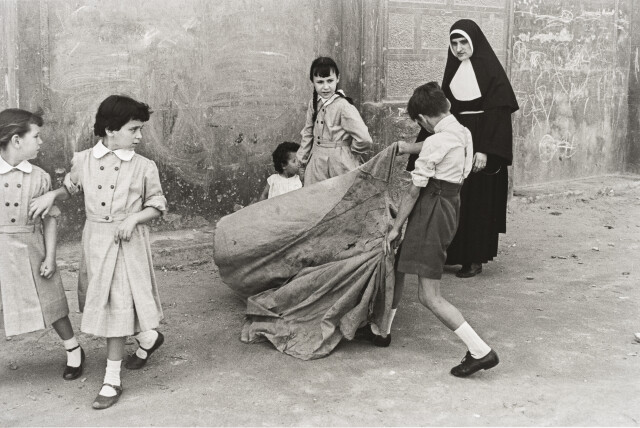Для книги Камило Хосе Селы «Toreo de salón. Farsa con acompañamiento de clamor y murga», 1962. Фотограф Ориоль Маспонс