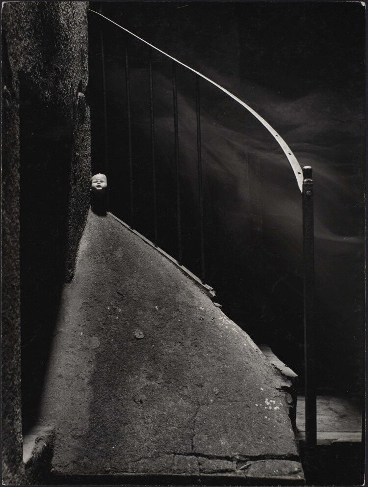 Лестница и кукла, 1956. Фотограф Ориоль Маспонс