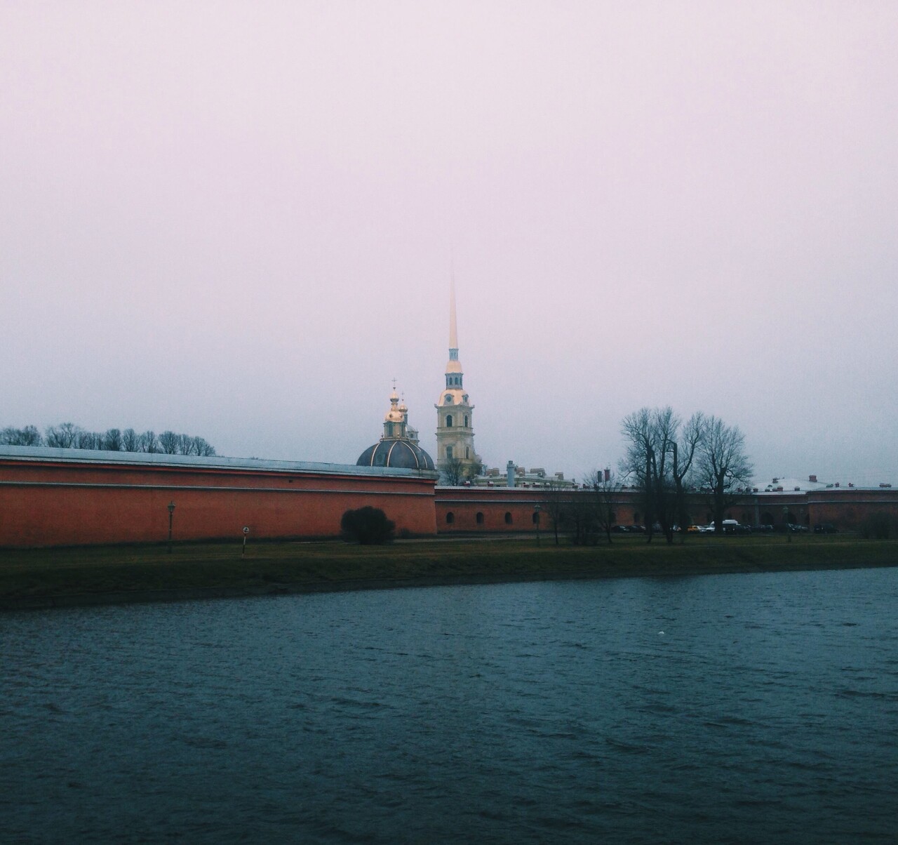 Вид на Петропавловскую крепость, Санкт-Петербург.