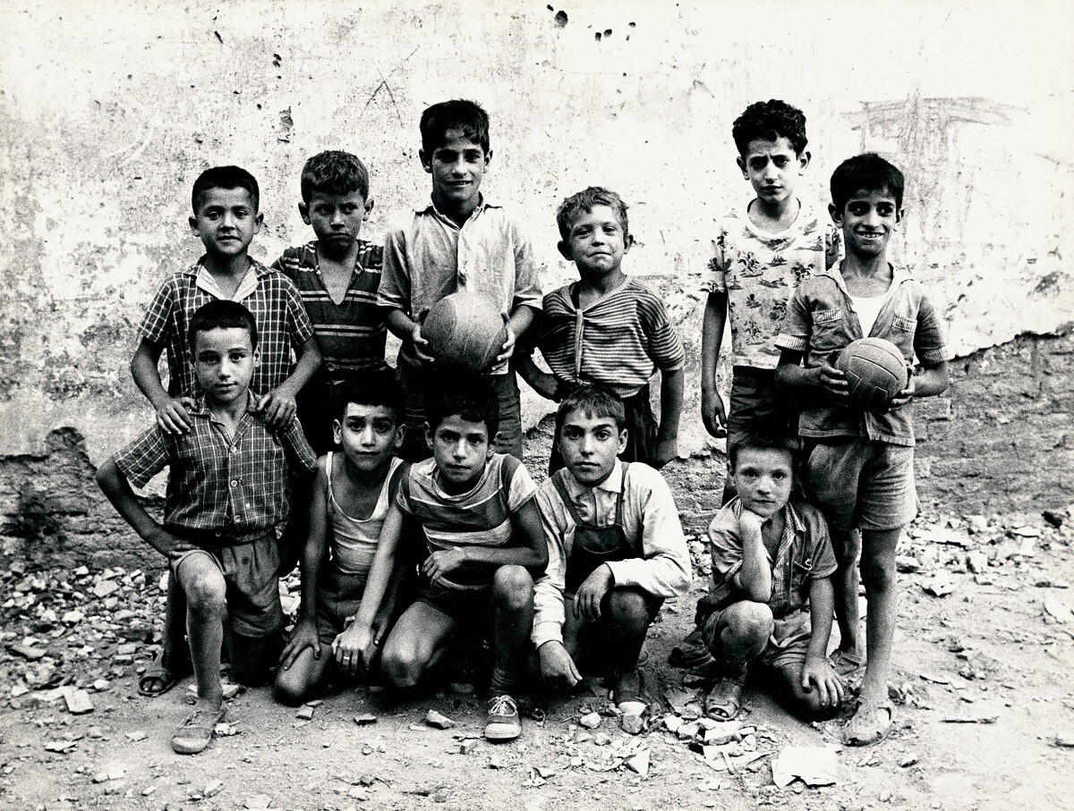 Дети в Китайском квартале Барселоны, 1950-е. Фотограф Жоан Колом