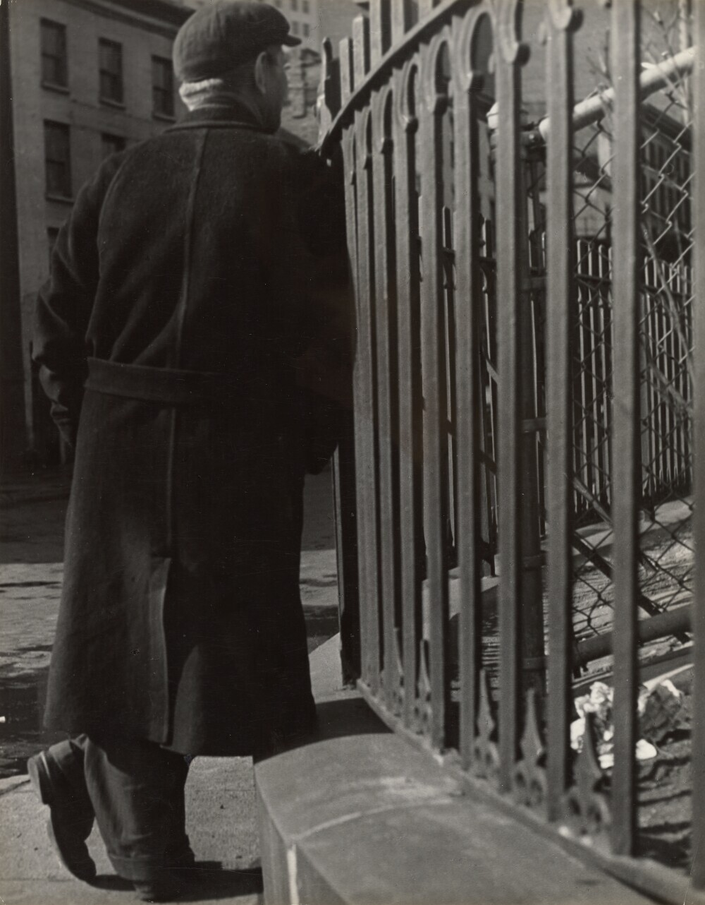 Нижний Ист-Сайд, Нью-Йорк, примерно 1940 год. Фотограф Лизетта Модел