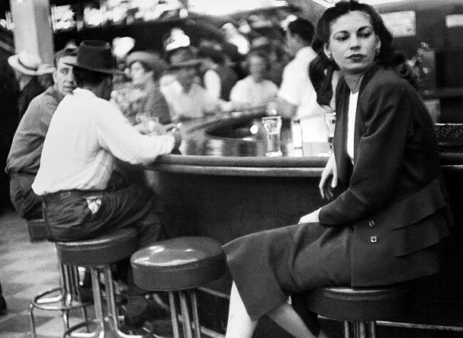 Лас-Вегас, бар, 1945 год. Фотограф Лизетта Модел