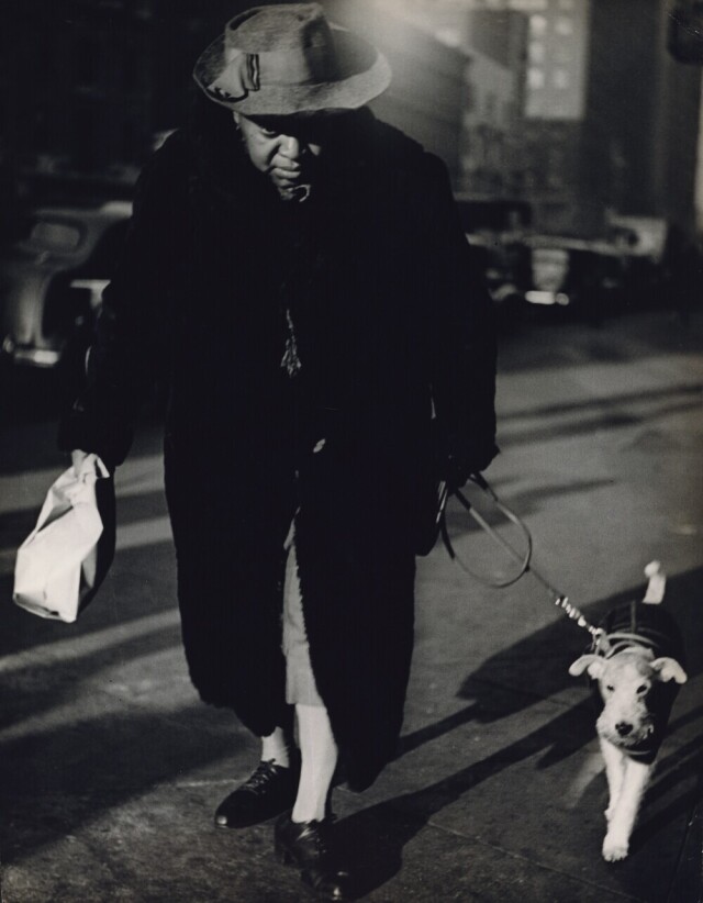 Нижний Ист-Сайд, Нью-Йорк, 1939 год. Фотограф Лизетта Модел