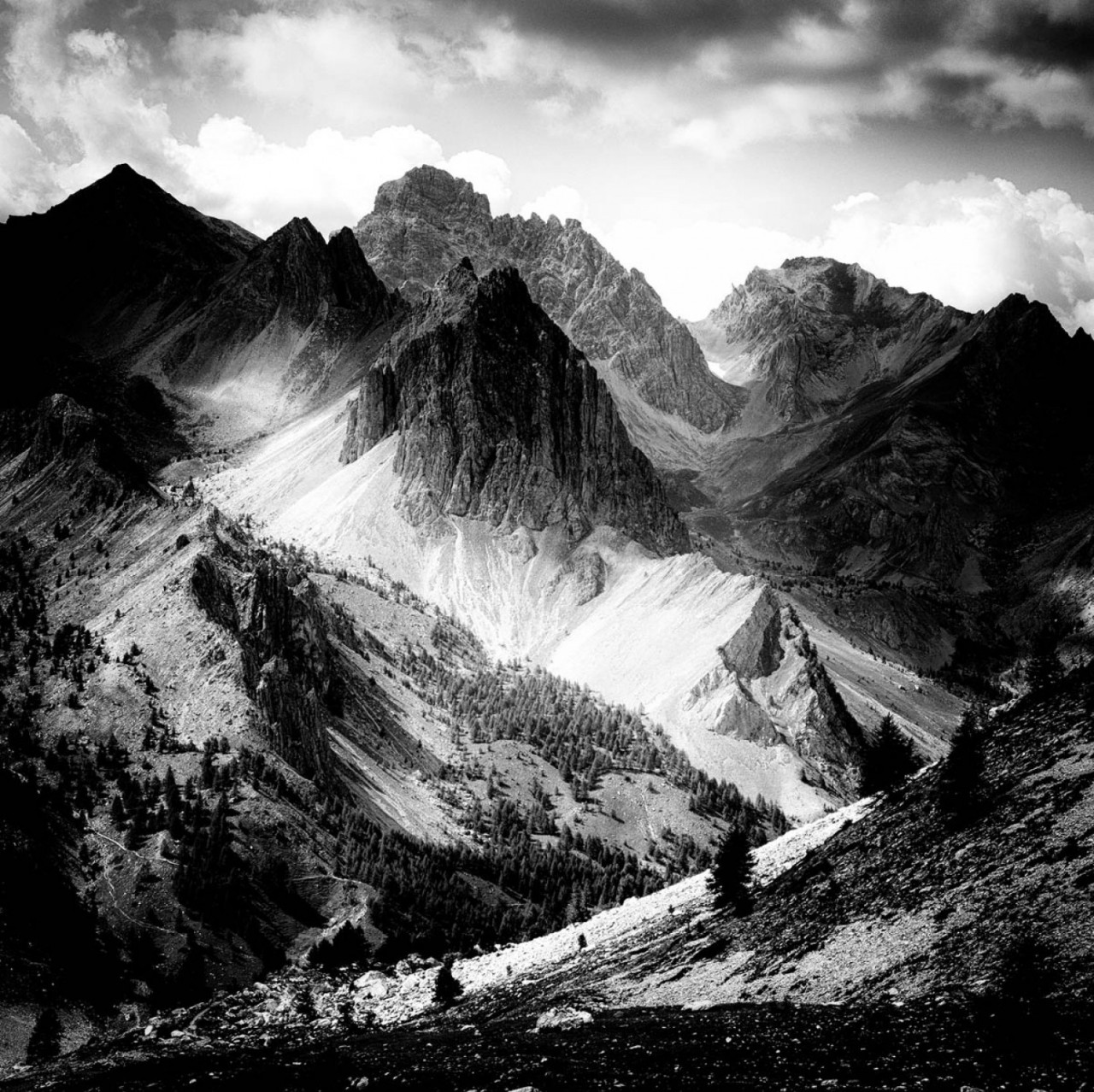 Тёмные горы. Финалист в категории Пейзаж и природа. Автор Аурелио Бормиоли