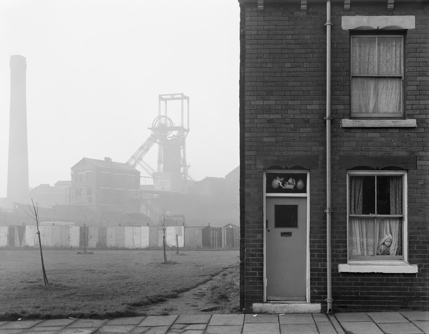 Угольная шахта и жилищное строительство, Каслфорд, Йоркшир. Фотограф Крис Киллип