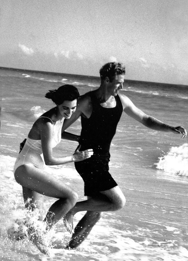 Летнее время, Дэн и Робина, журнал Elegance, Майами, 1990 год. Фотограф Барт ван Леувен