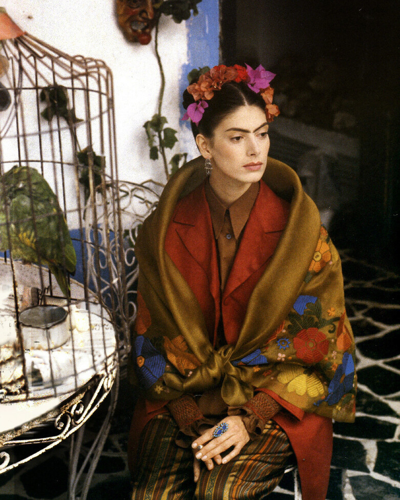 Джерри-Ан в образе Фриды Кало для журнала Avenue, Койоакан, 1989 год. Фотограф Барт ван Леувен