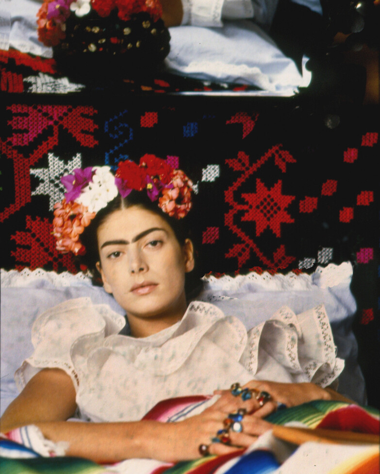 Джерри-Ан в образе Фриды Кало для журнала Avenue, Койоакан, 1989 год. Фотограф Барт ван Леувен
