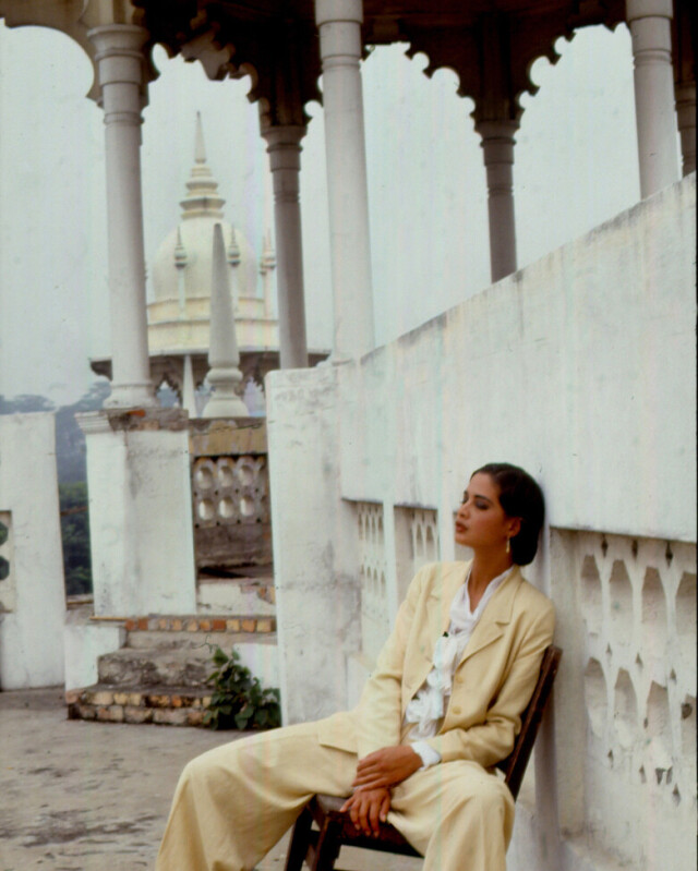 На крыше железнодорожного вокзала Куала-Лумпур, Патрисия Янссен для журнала Elegance Magazine, 1991 год. Фотограф Барт ван Леувен