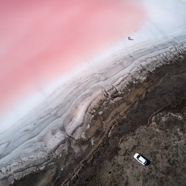 Высоко оценённое в категории Пейзажи и приключения, 2021. Розовые соляные озёра в Херсонской области, Украина. Фотограф Евгений Самученко
