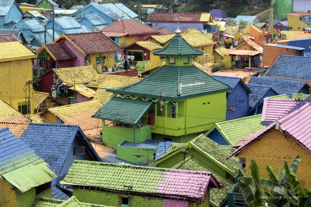 Красочные дома в городе Маланг в Индонезии. Поощрительная премия в категории Юный туристический фотограф года 15-18 лет, 2019. Автор Патрия Прасасья