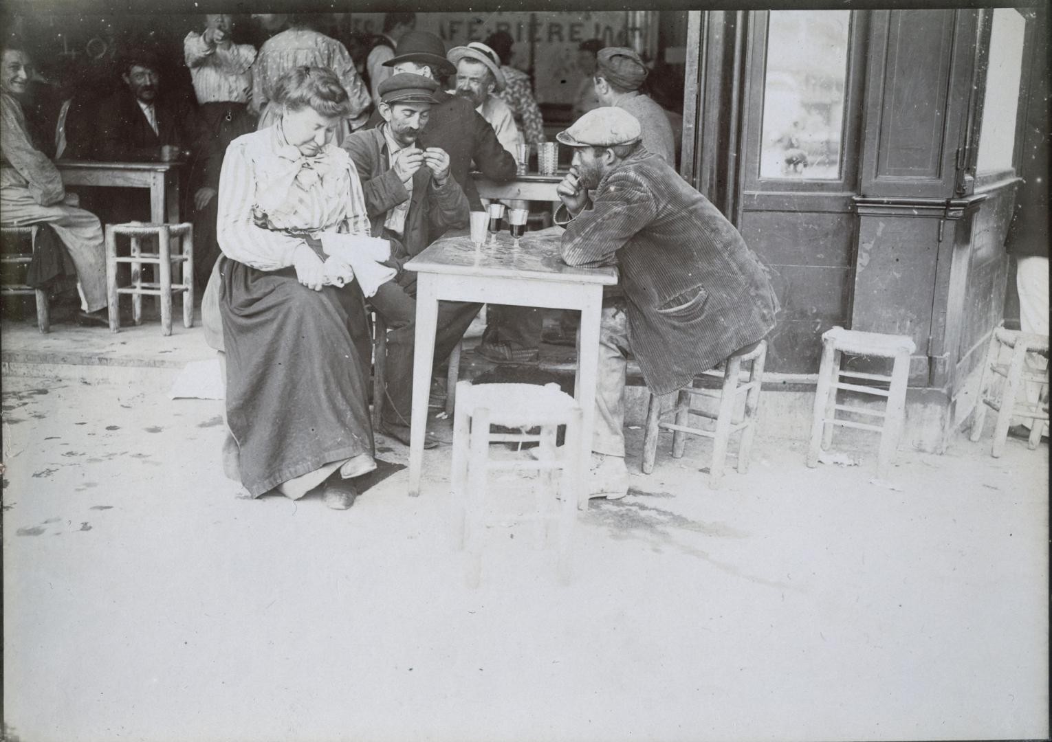 Кафе на площади Мобер, Париж, 1895-1905. Автор Поль Женью (Paul Géniaux)