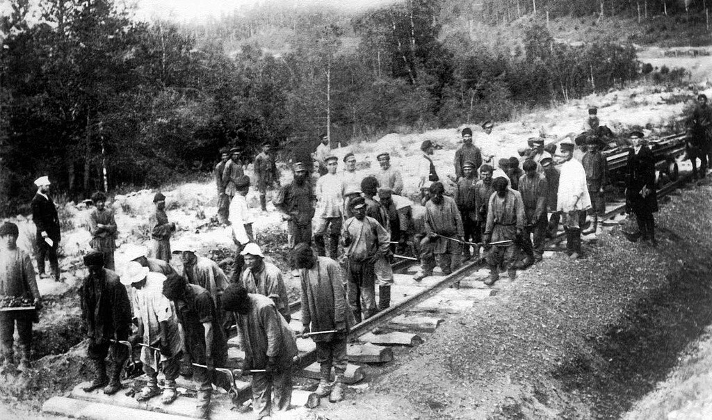 Самаро-Златоустовская железная дорога, укладка пути на 724-й версте, 1890-е годы. Фотограф неизвестен