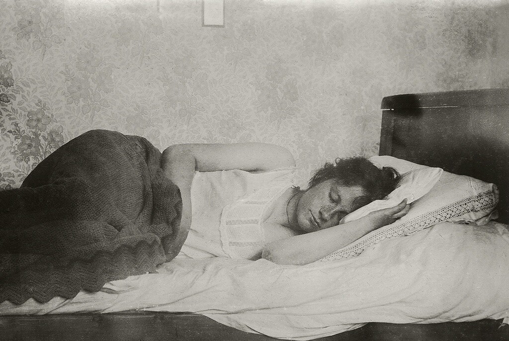 Юлия Кустодиева, 1903 год. Фотограф Борис Кустодиев
