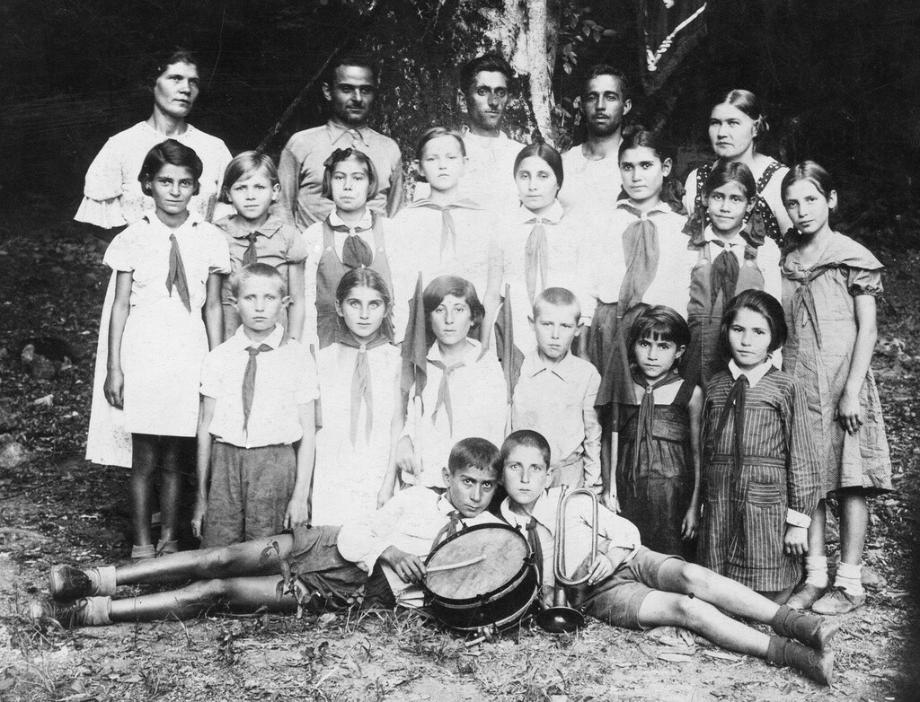 Первые пионеры, 15 июля, 1935 год. Фотограф неизвестен