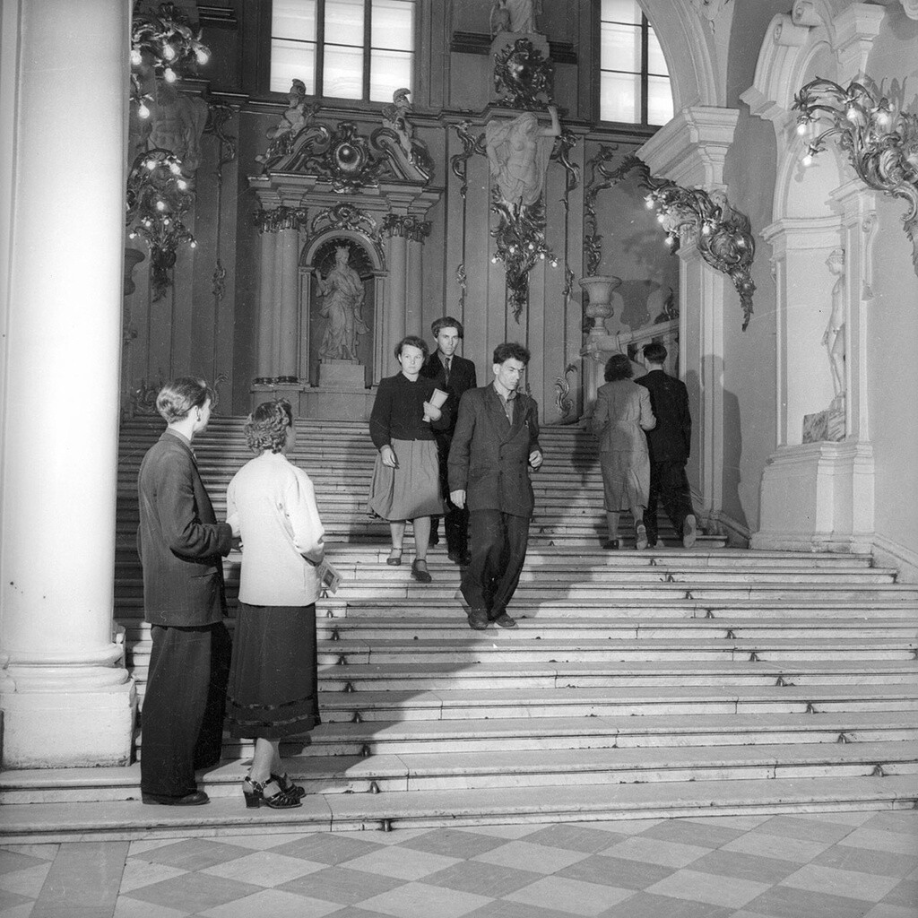 Эрмитаж, 1954 год. Фотограф Евгений Халдей