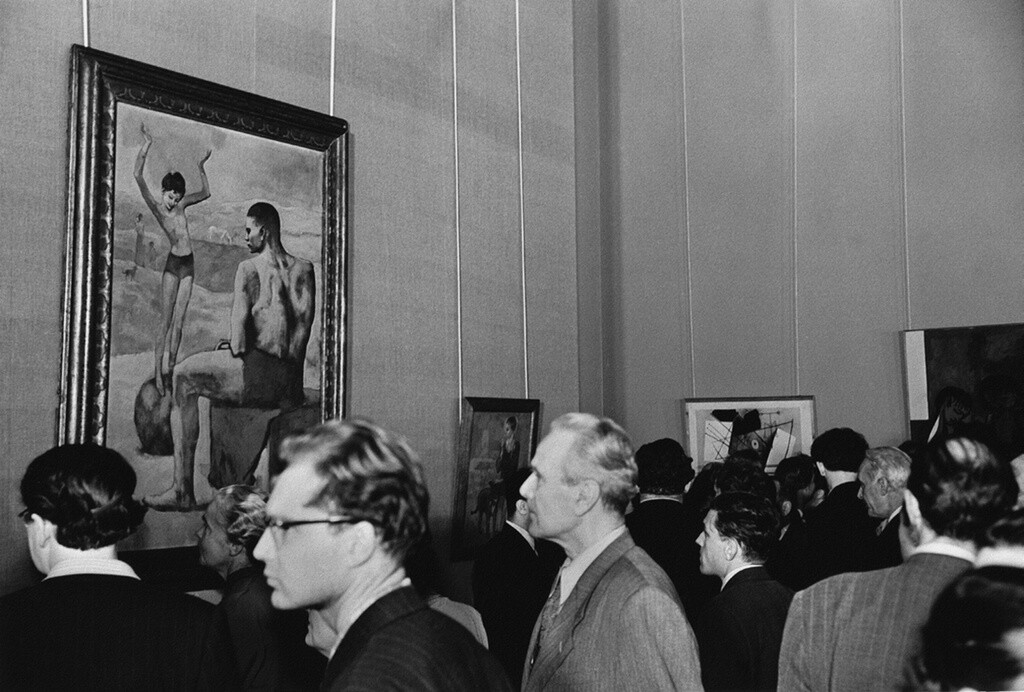 Выставка Пабло Пикассо в Москве, 1956 год. Фотограф Эммануил Евзерихин