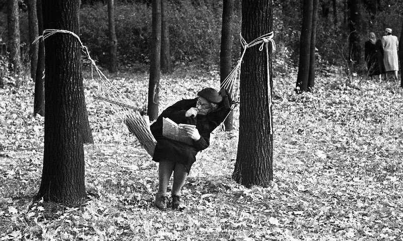 В городском парке, 1958 год. Фотограф Всеволод Тарасевич