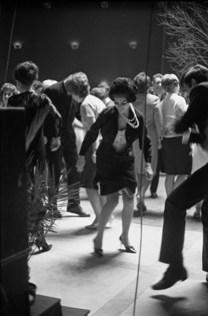 Танцы в кафе, 1960-е годы. Фотограф Всеволод Тарасевич