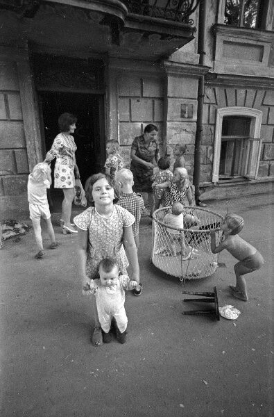 Двор, 1970-е годы. Фотограф Виктор Ершов