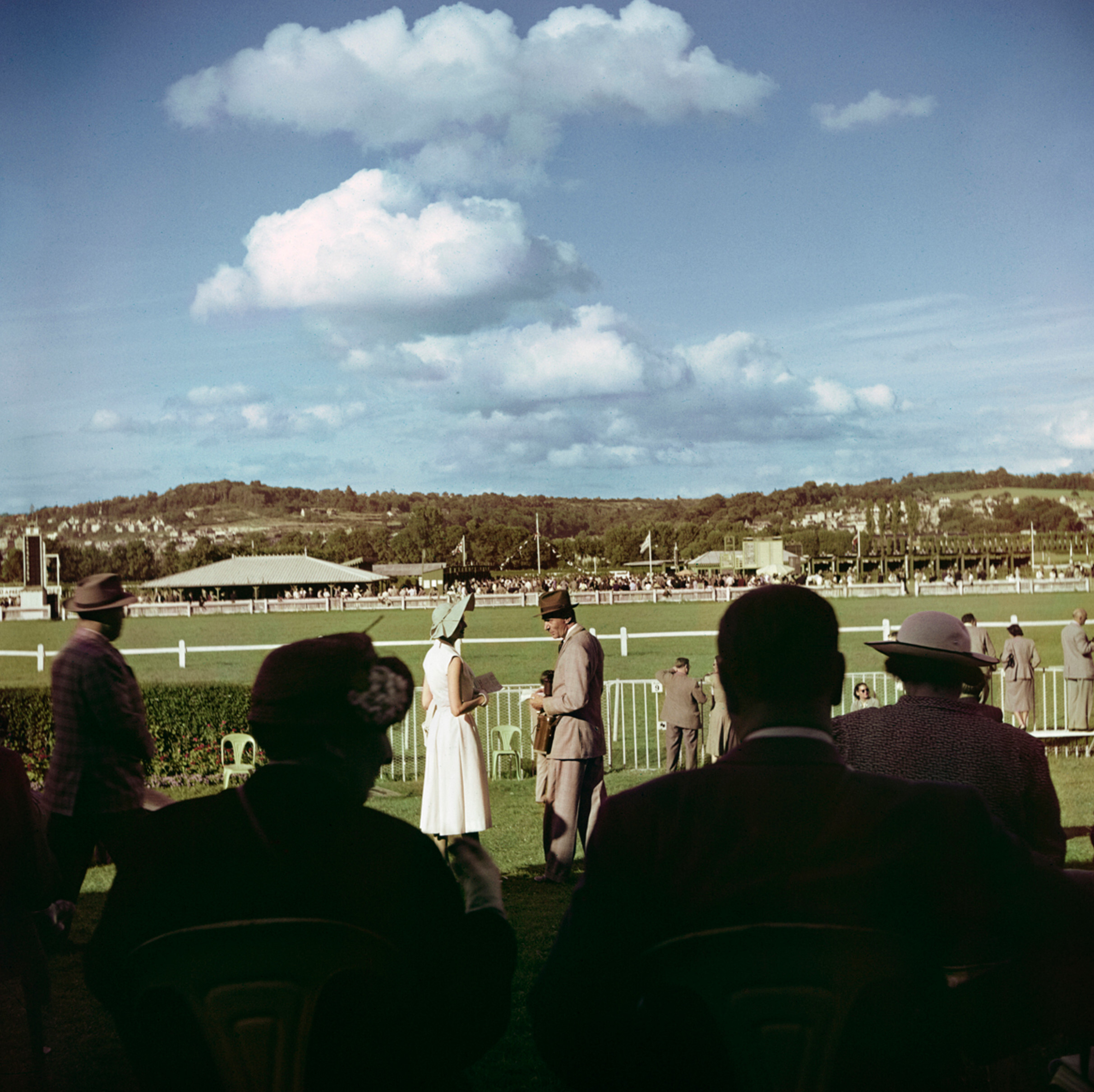 Ипподром, Довиль, Франция, Август 1951 год. Фотограф Роберт Капа