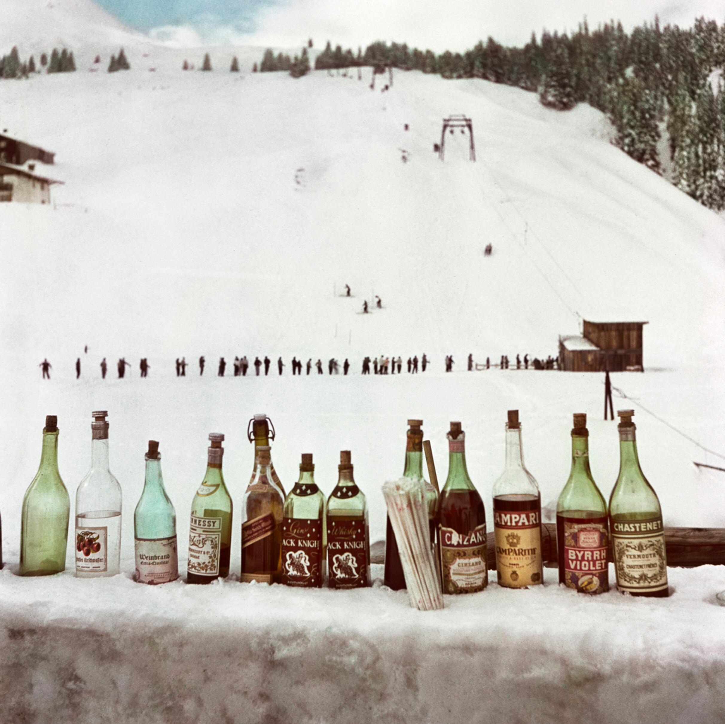 Ледяной бар, Цюрс, Австрия, 1949 год. Фотограф Роберт Капа