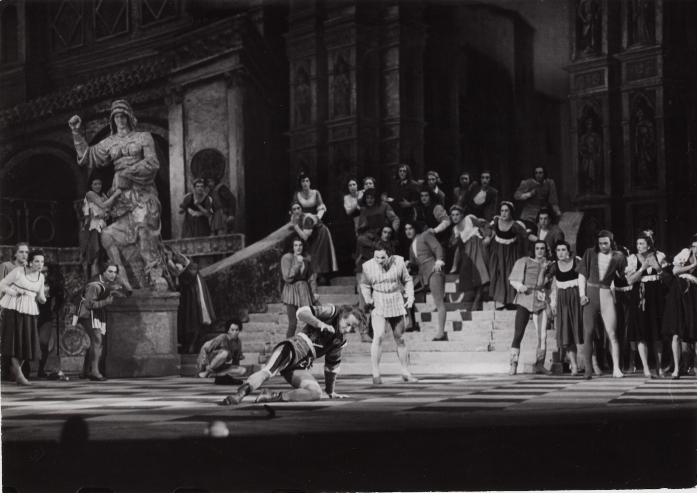 Балетный спектакль Ромео и Джульетта в Большом театре, Москва, 1947 год. Фотограф Роберт Капа
