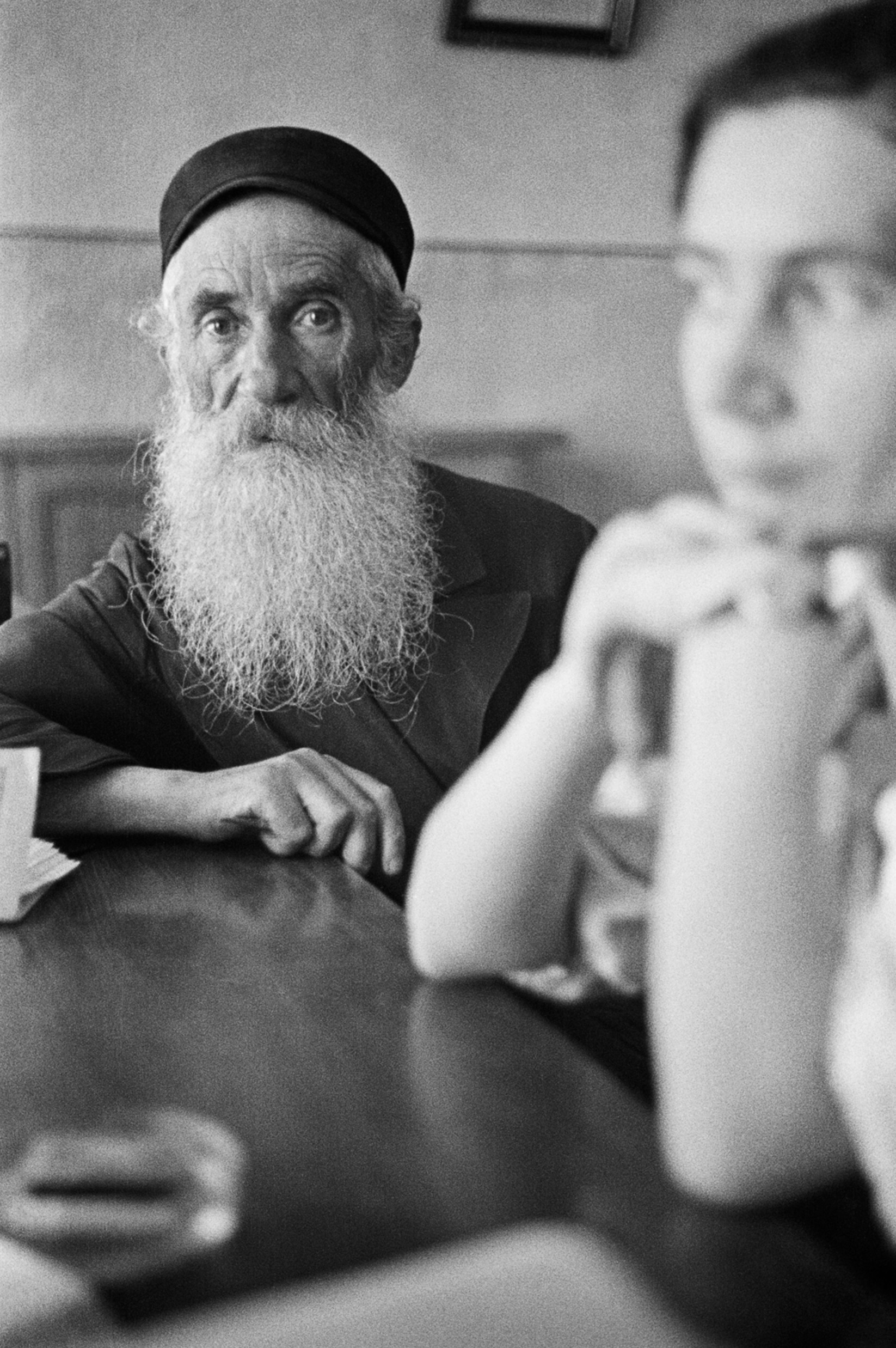 В ожидании обслуживания, Ласк или Лодзь, ок. 1935-38 гг. Фотограф Роман Вишняк