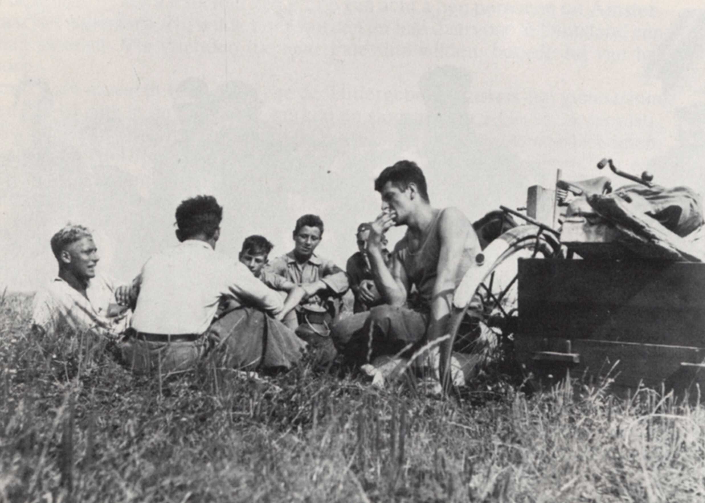 Еврейская молодежь отдыхает от работы на ферме, Werkdorp Nieuwesluis, Вирингермеер, Нидерланды, ок. 1938 г. Фотограф Роман Вишняк