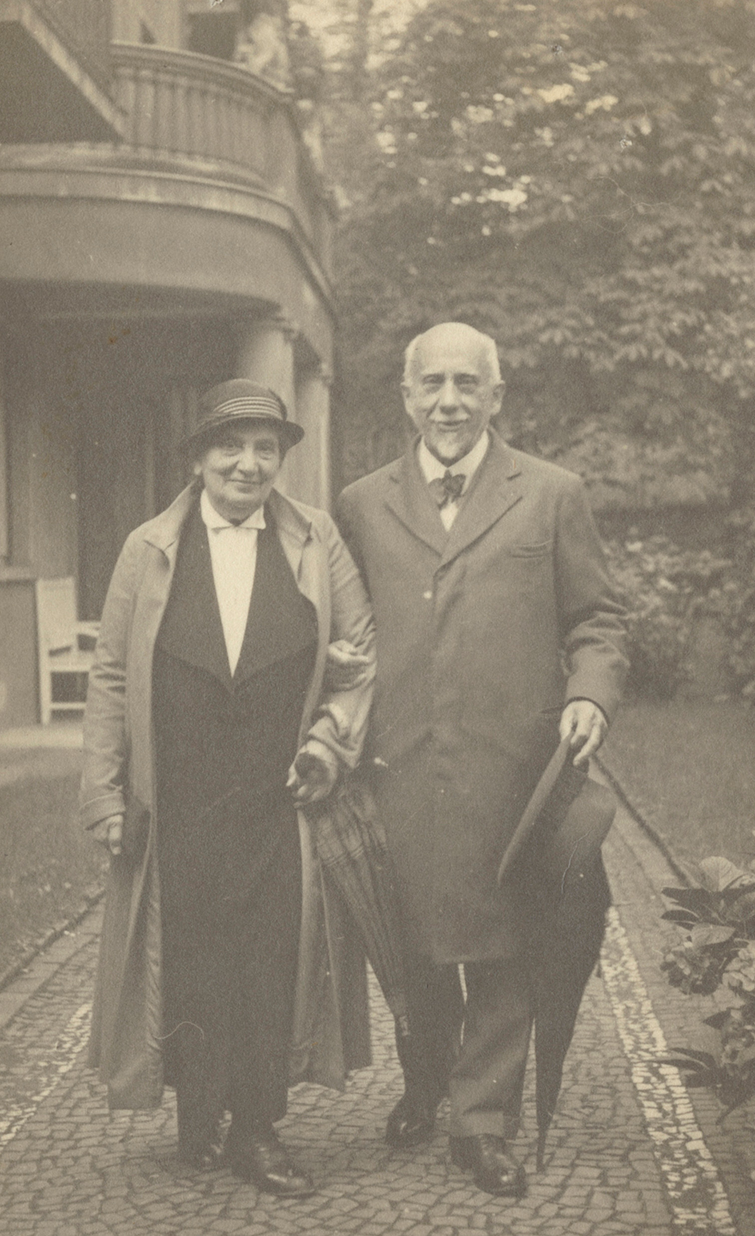 Родители Романа Вишняка Маня и Соломон Вишняк, Висбаден, Германия, 1934 г. Фотограф Роман Вишняк