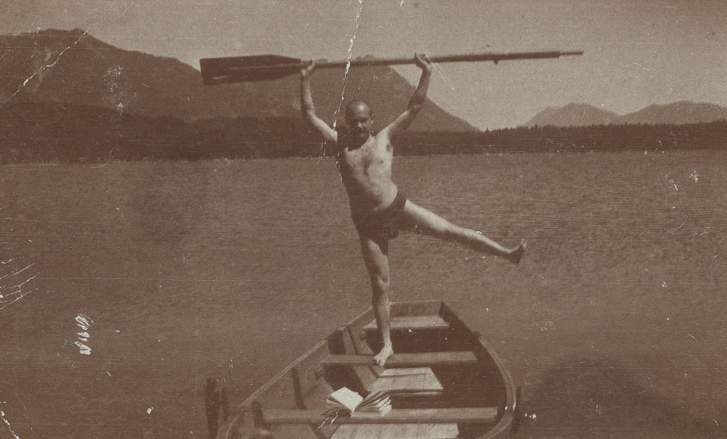 Роман Вишняк на озере Целль-ам-Зее, Зальцбург, Австрия, 1928 г. Фотограф Роман Вишняк