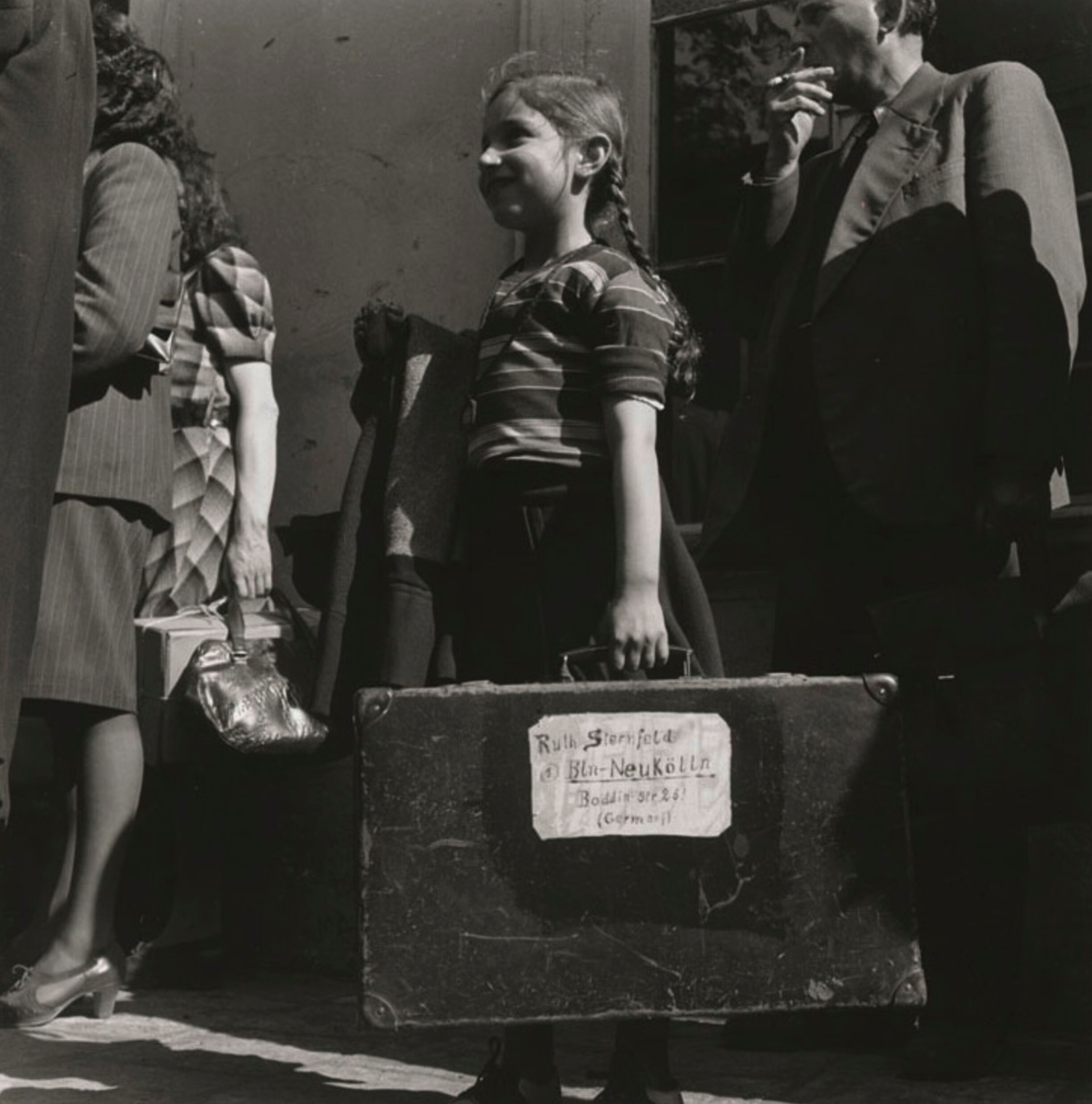 Рут Штернфельд, лагерь для перемещенных лиц Шлахтензее, Целендорф, Берлин, 1947 г. Фотограф Роман Вишняк