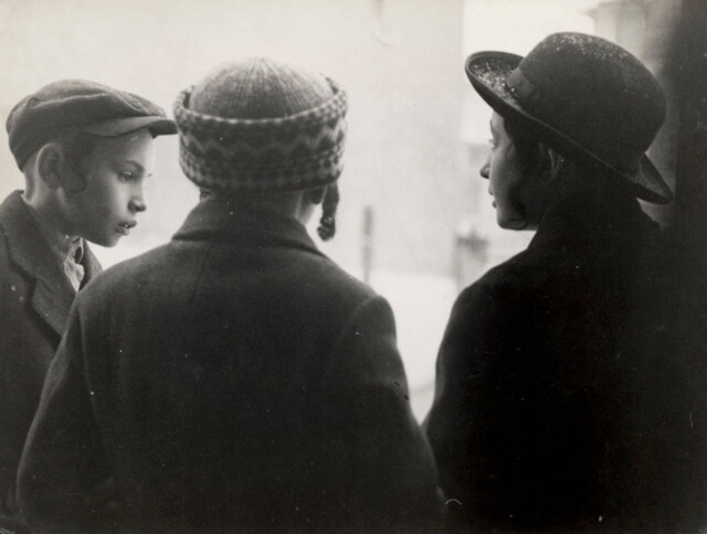 Три мальчика-еврея, Мукачево, ок. 1935–38 г. Фотограф Роман Вишняк