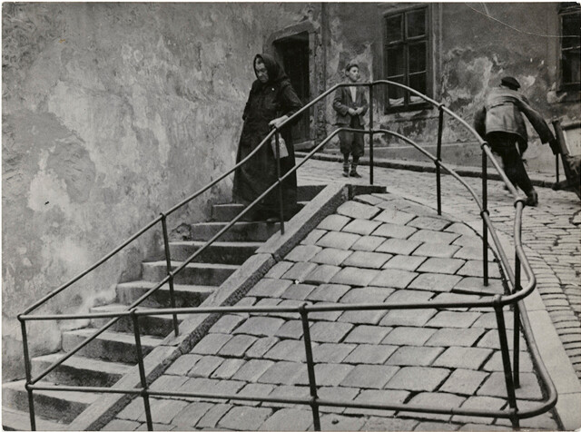 В еврейском квартале, Братислава, ок. 1935–38 г. Фотограф Роман Вишняк