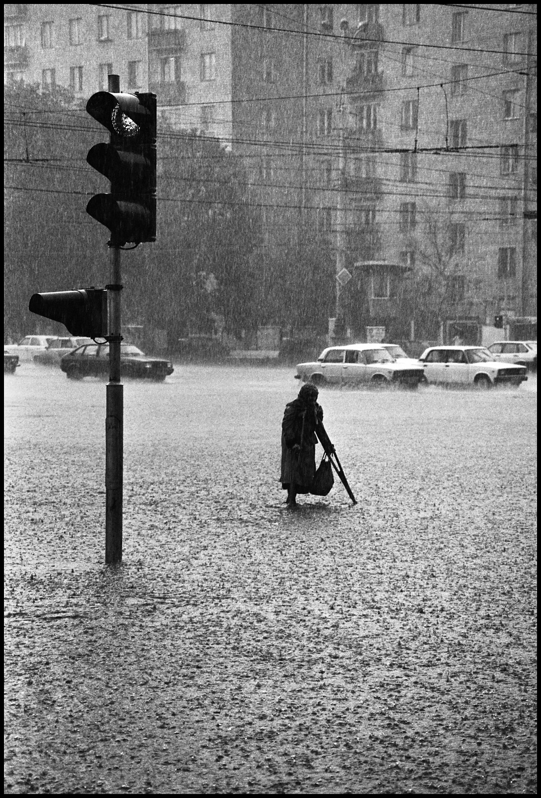 Беспощадный ливень, 1992 год. Фотограф Владимир Богданов