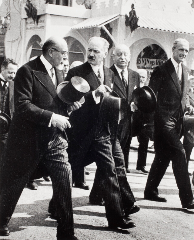Президент Альбер Лебрен на открытии выставки Expo 37 в Париже., 1937 г. Фотограф Люсьен Айгнер