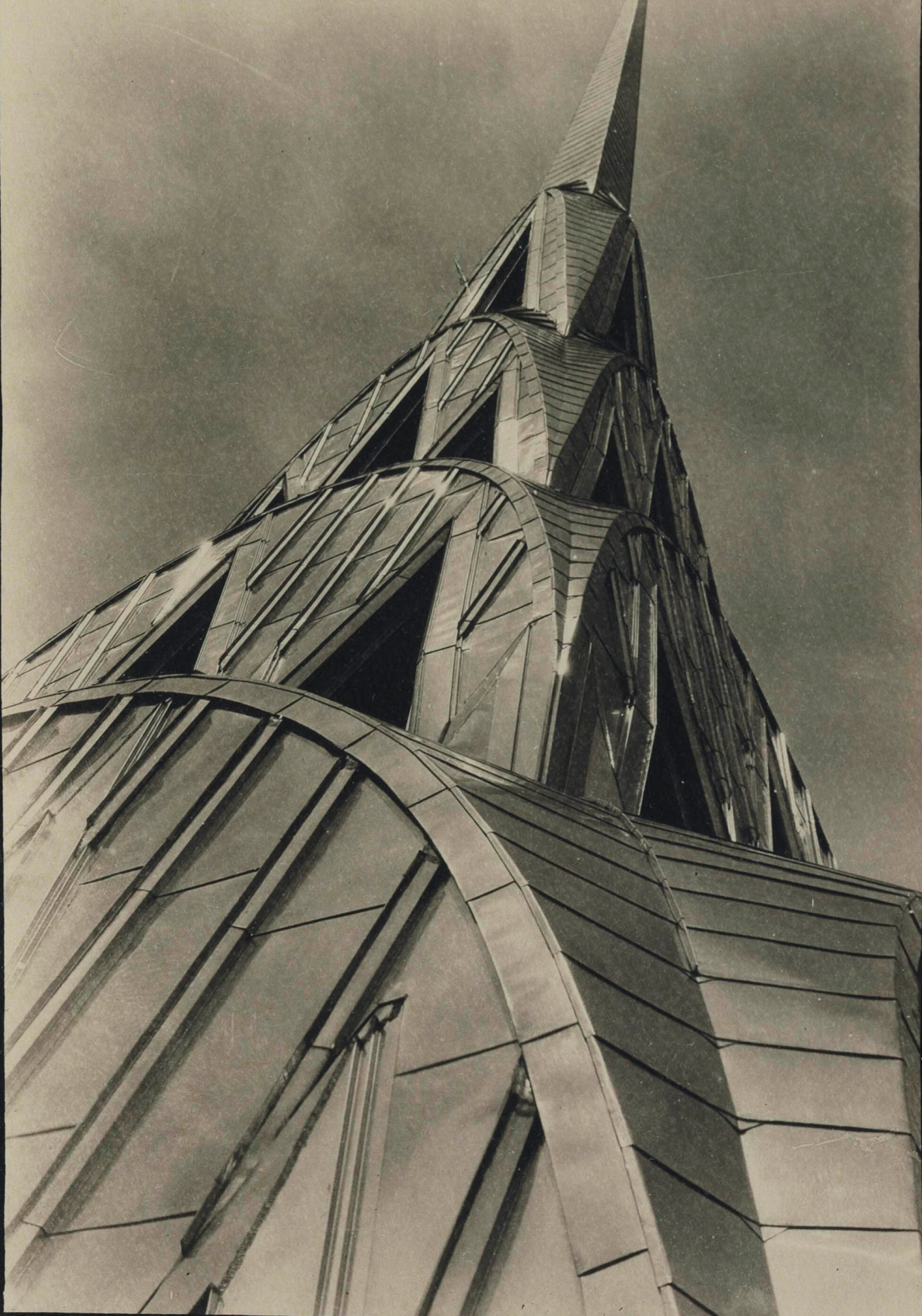 Крайслер-билдинг, Нью-Йорк, анонс выставки, 1930 год.  Фотограф Маргарет Бурк-Уайт
