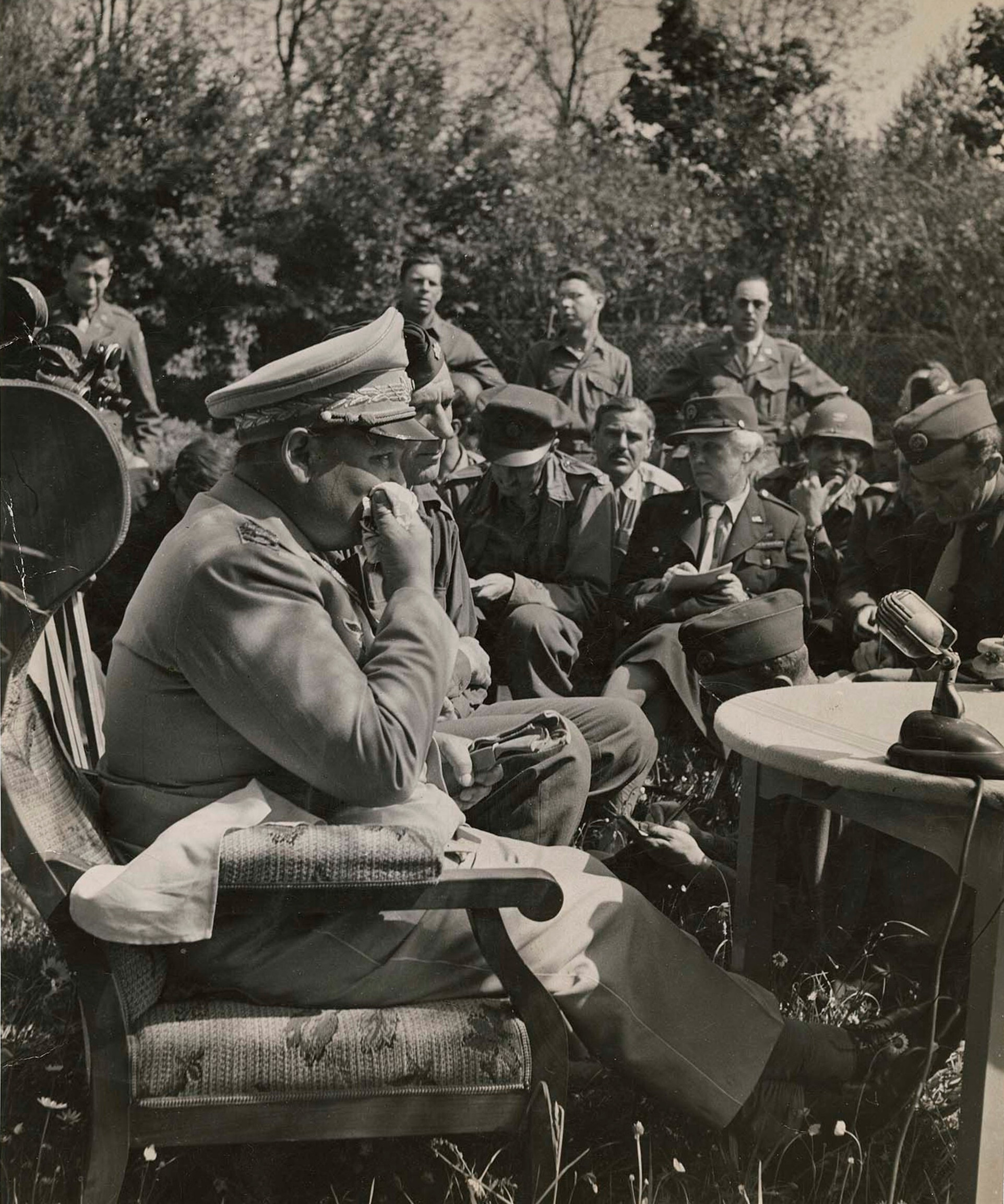 Рейхсмаршал Геринг после взятия в плен на пресс-конференции, 1945 год. Фотограф Маргарет Бурк-Уайт