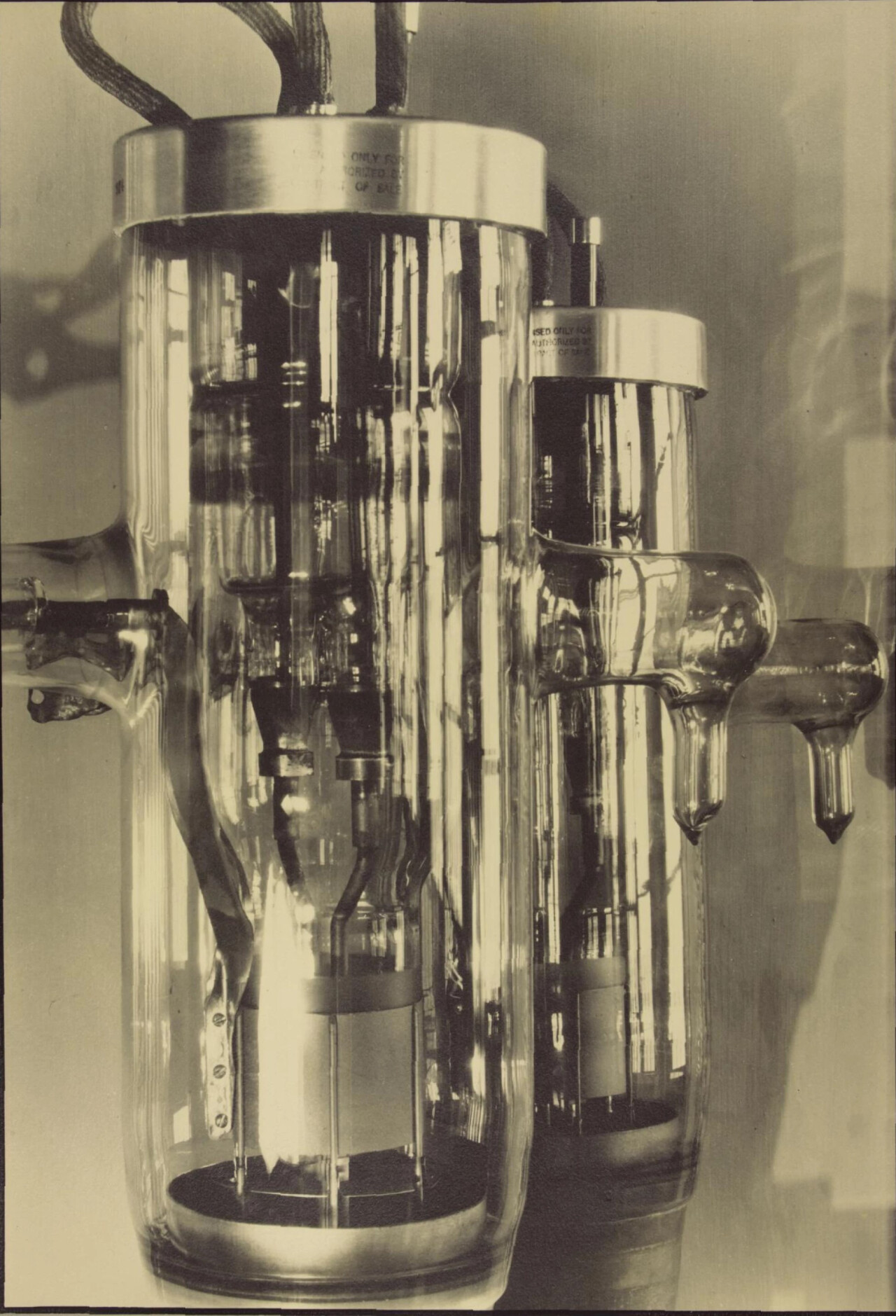 Ламповый транзистор, 1935 год. Фотограф Маргарет Бурк-Уайт / Фото ...