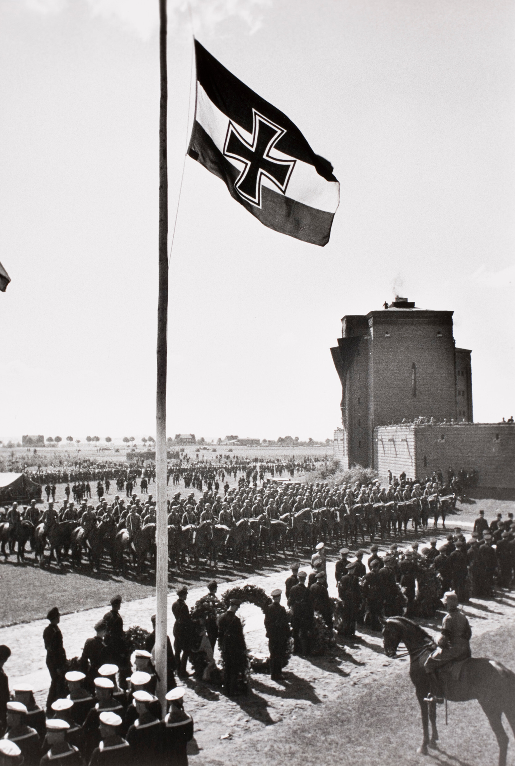 Похороны Гинденбурга, Танненберг, август 1934 год. Фотограф Альфред Эйзенштадт