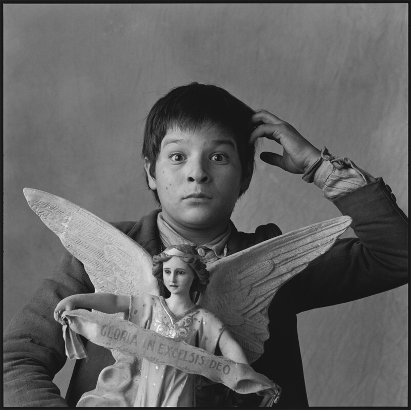 Детский экстра (со святым) на Старом Гринго, Мехико, Мексика, 1988 год. Фотограф Мэри Эллен Марк