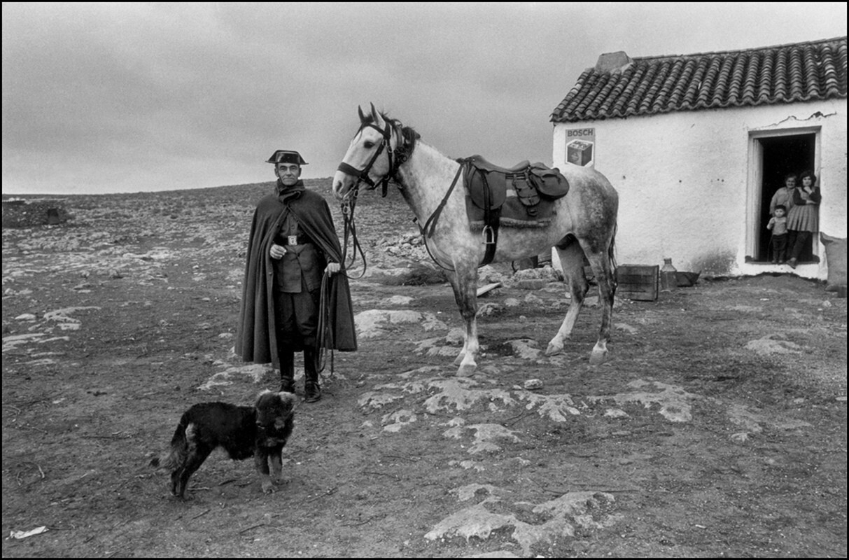 Испанское кафе недалеко от Гранады, Испания, 1971 год. Фотограф Мэри Эллен Марк