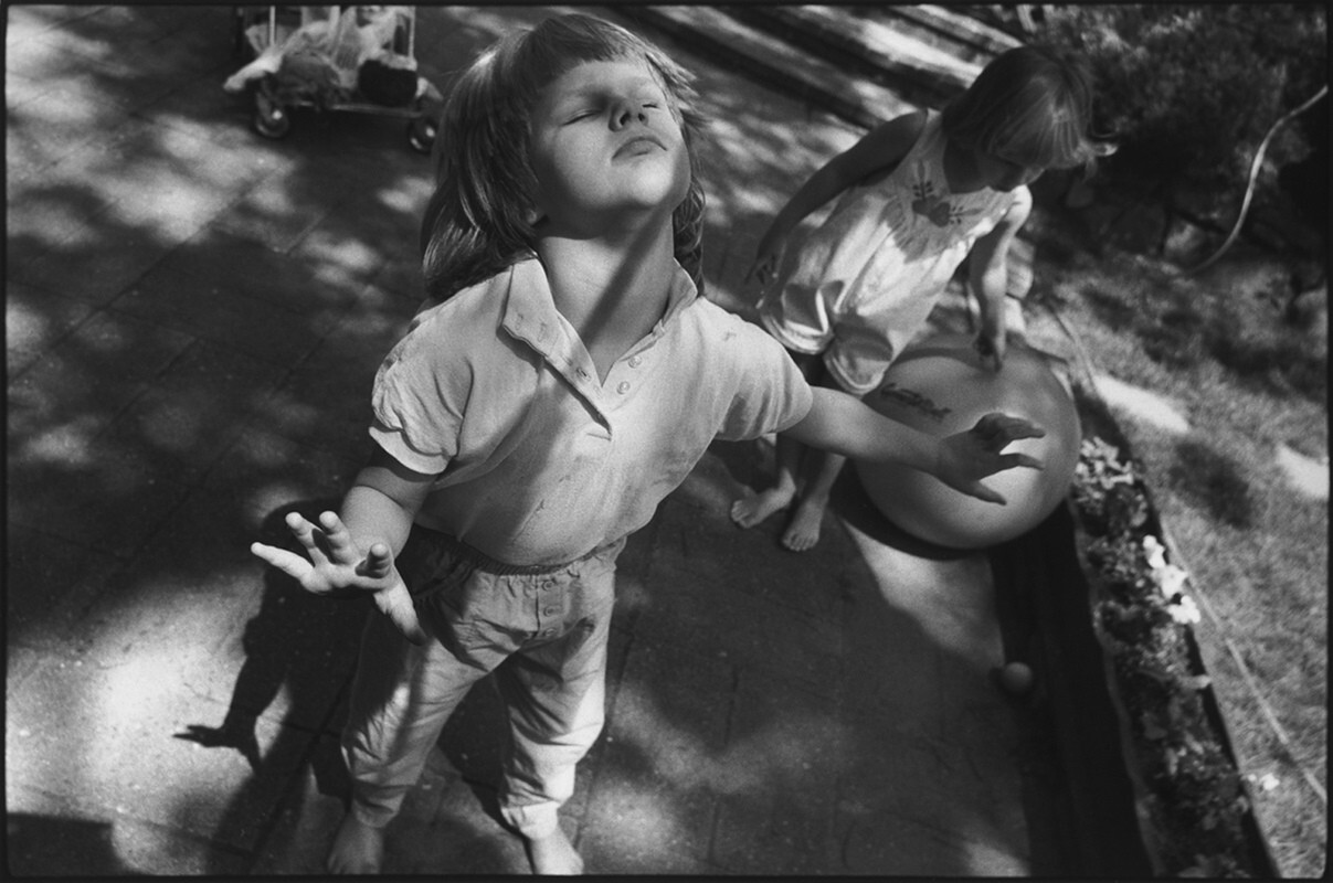 Линдси, enfant aveugle et sourd, Массачусетс, 1990 г. Фотограф Мэри Эллен Марк