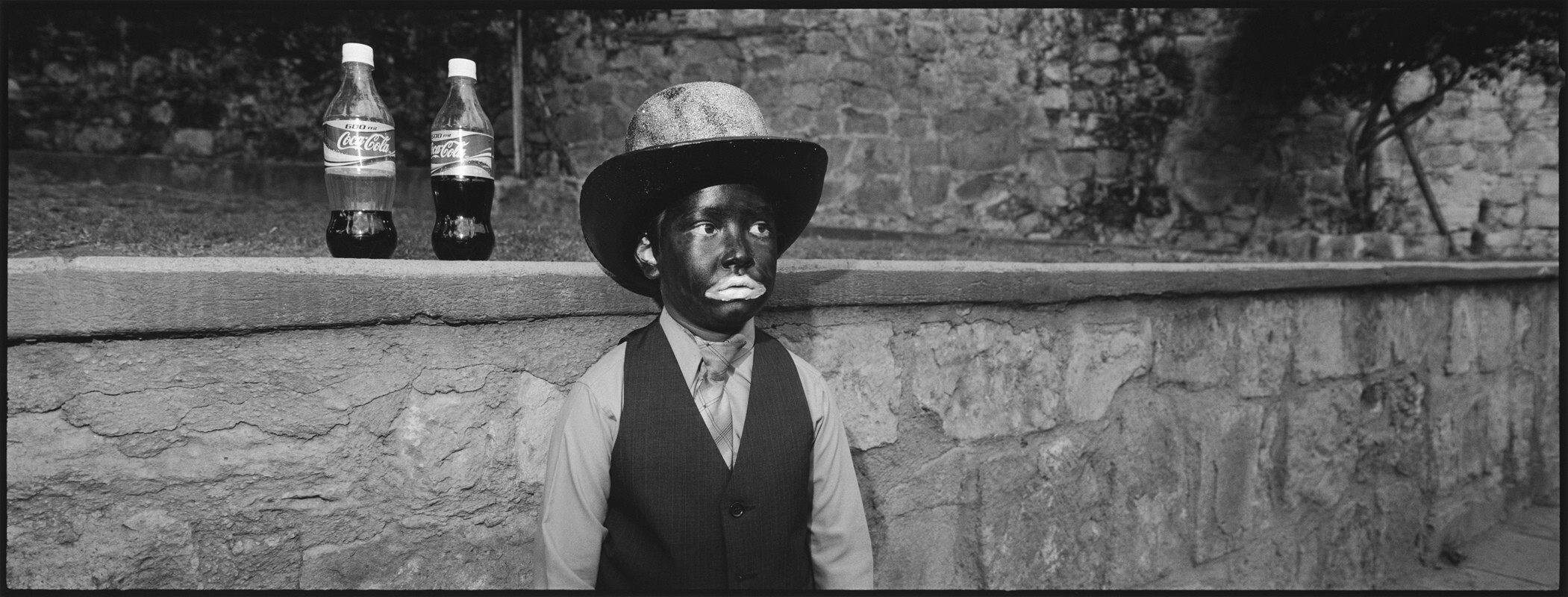 Мальчик раскрашенным лицом, Оахака, Мексика, 2006 г. Фотограф Мэри Эллен Марк