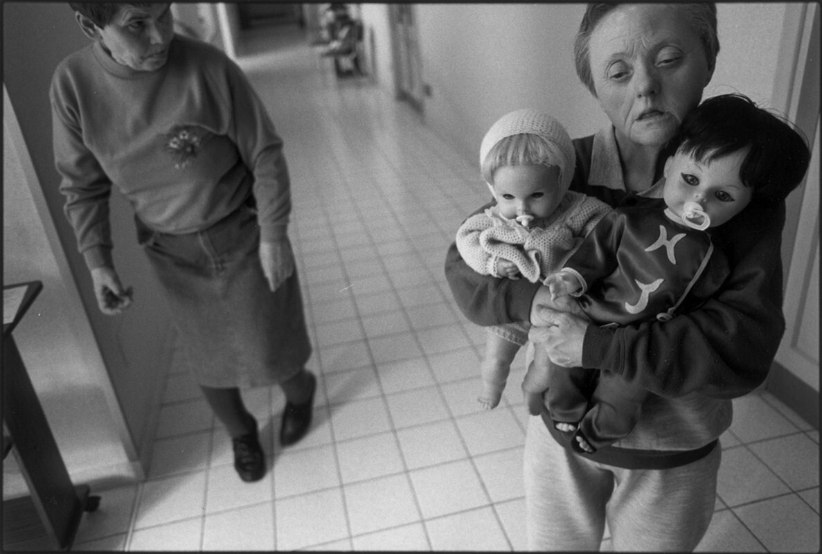 Пациентки больницы Иль Коттоленго, Турин, Италия, 1990 г. Фотограф Мэри Эллен Марк