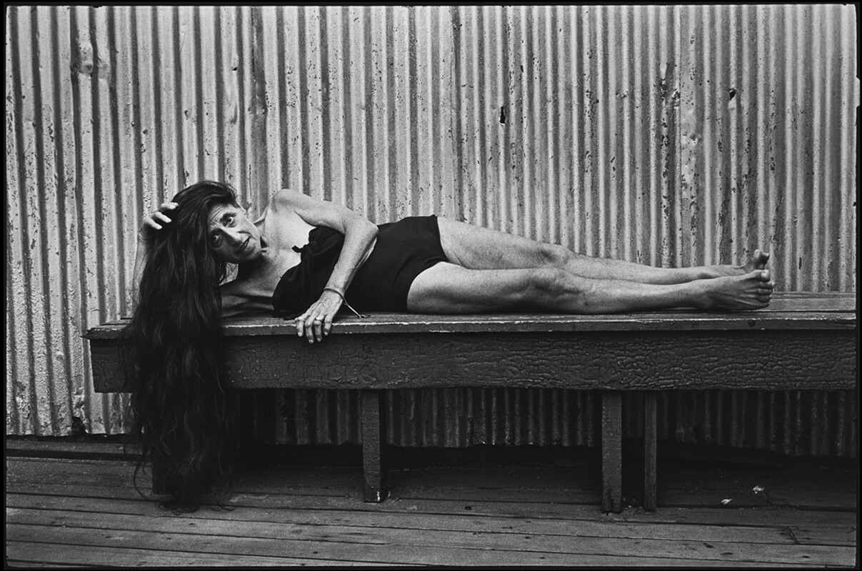 Лето, Кони-Айленд, Бруклин, Нью-Йорк, 1974 год. Американская одиссея. Фотограф Мэри Эллен Марк