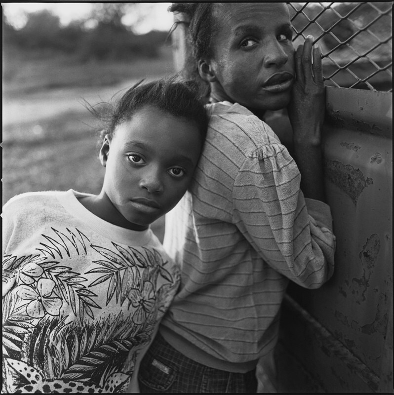 Мать и дочь, Кларксдейл, Миссисипи, 1990 г. Американская одиссея. Фотограф Мэри Эллен Марк