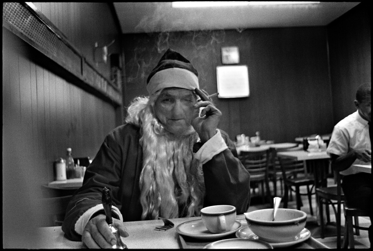 Дед Мороз за обедом, Нью-Йорк, 1963 год, Американская одиссея. Фотограф  Мэри Эллен Марк