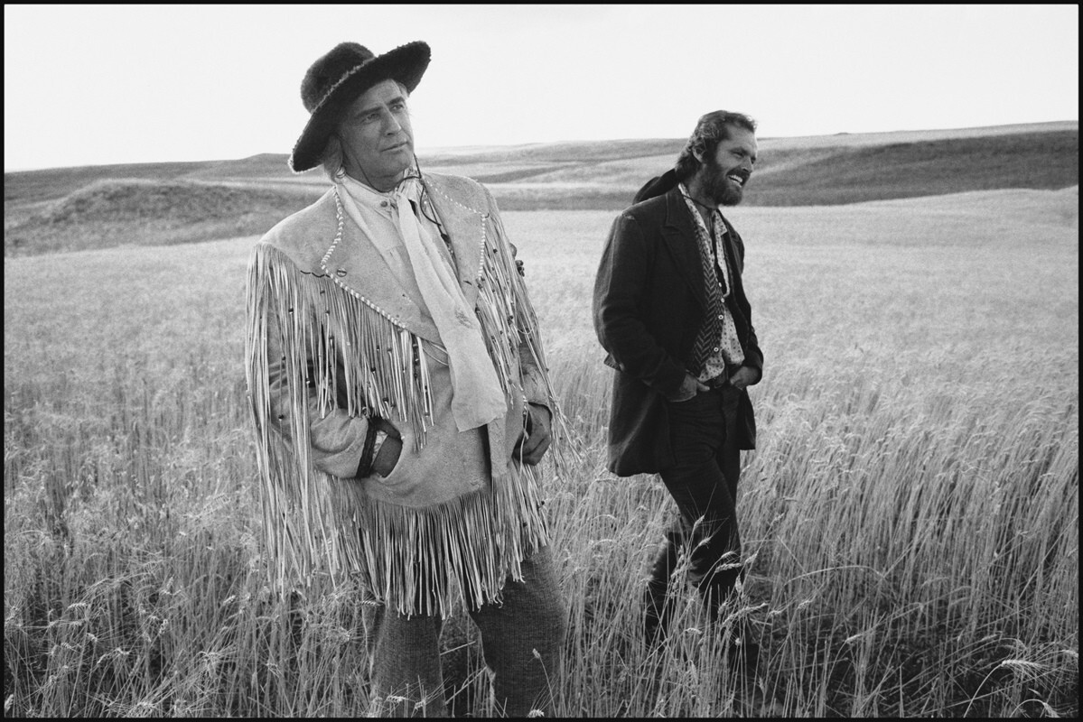 Марлон Брандо и Джек Николсон. Миссури Брейкс, Биллингс, Монтана, 1975 год. За кулисами. Фотограф Мэри Эллен Марк